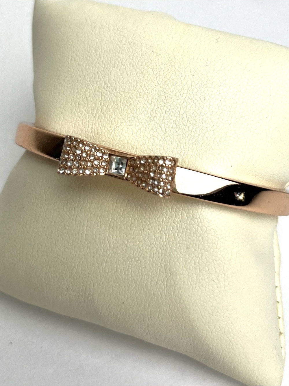 Kate Spade Rose Gold Tone Bow Crystal Bangle Bracelet Elegant Women’s Jewelry